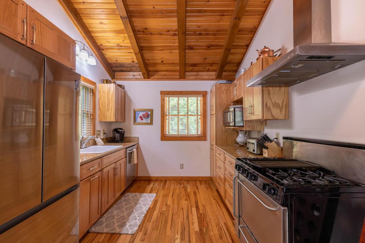 Knotty Pine Villa West Jefferson Eksteriør bilde