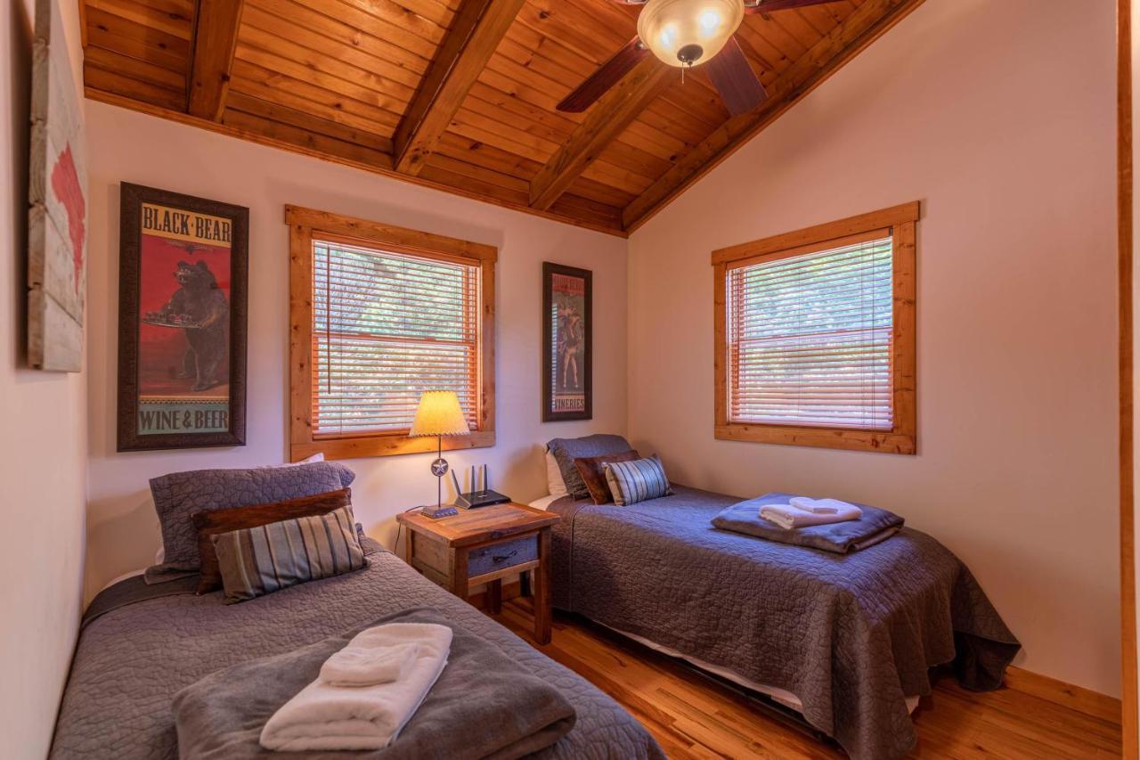 Knotty Pine Villa West Jefferson Eksteriør bilde