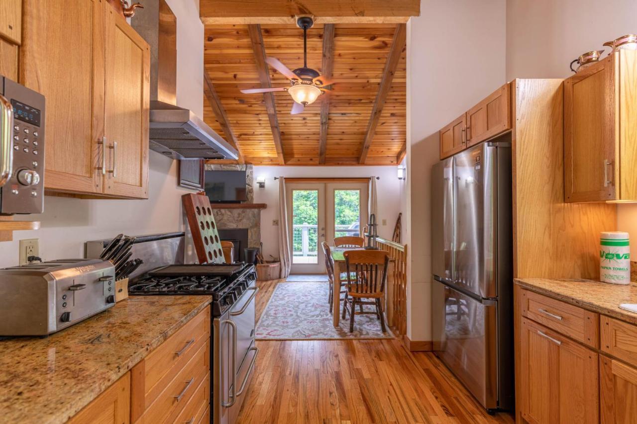 Knotty Pine Villa West Jefferson Eksteriør bilde
