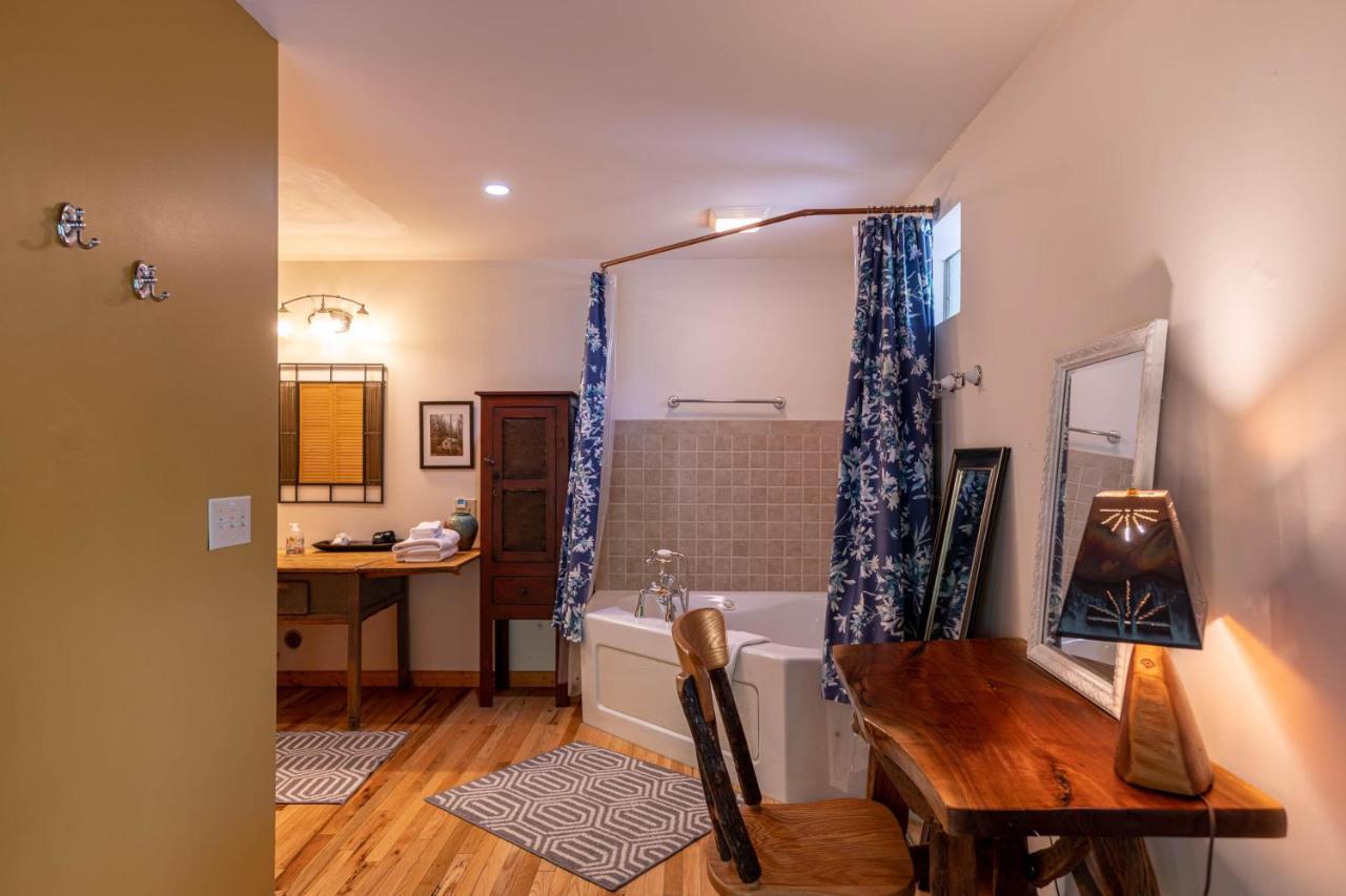 Knotty Pine Villa West Jefferson Eksteriør bilde