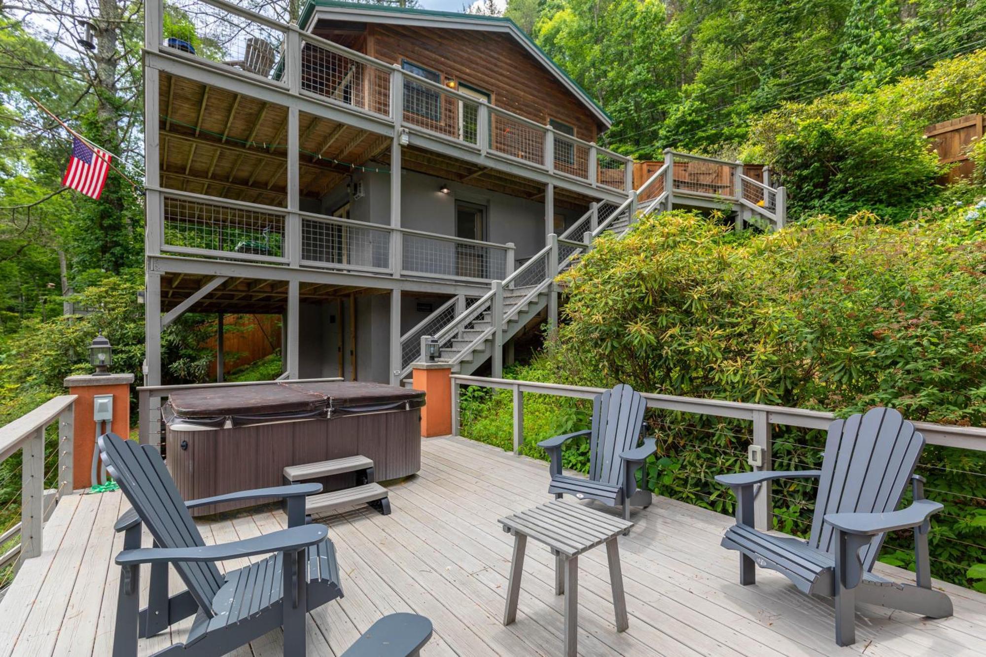 Knotty Pine Villa West Jefferson Eksteriør bilde